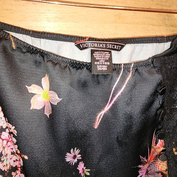 VS Floral Lace-Trim Satin Midi Skirt - Black Floral - Picture 2 of 2